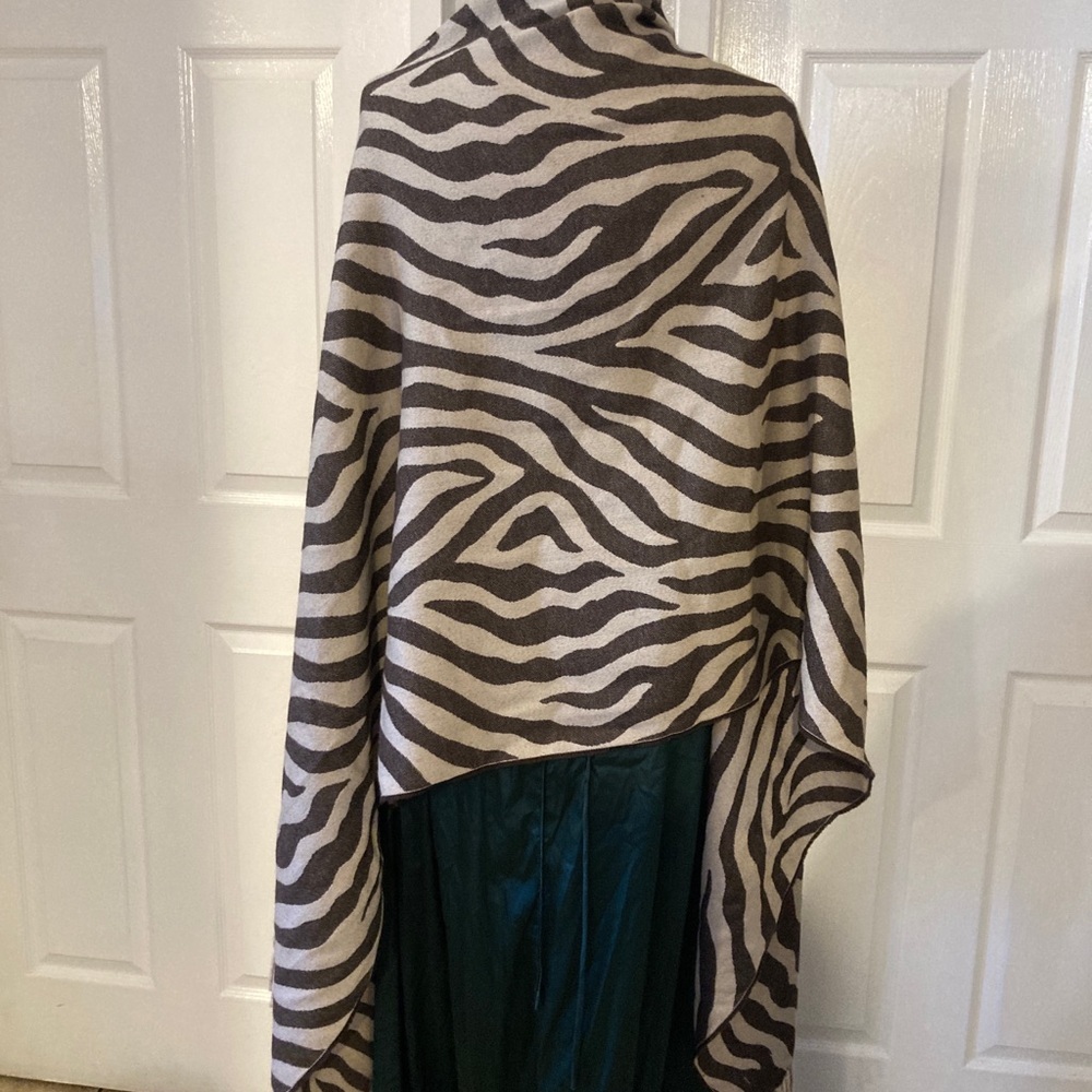 Neiman Marcus Zebra Print Fringe - image 3